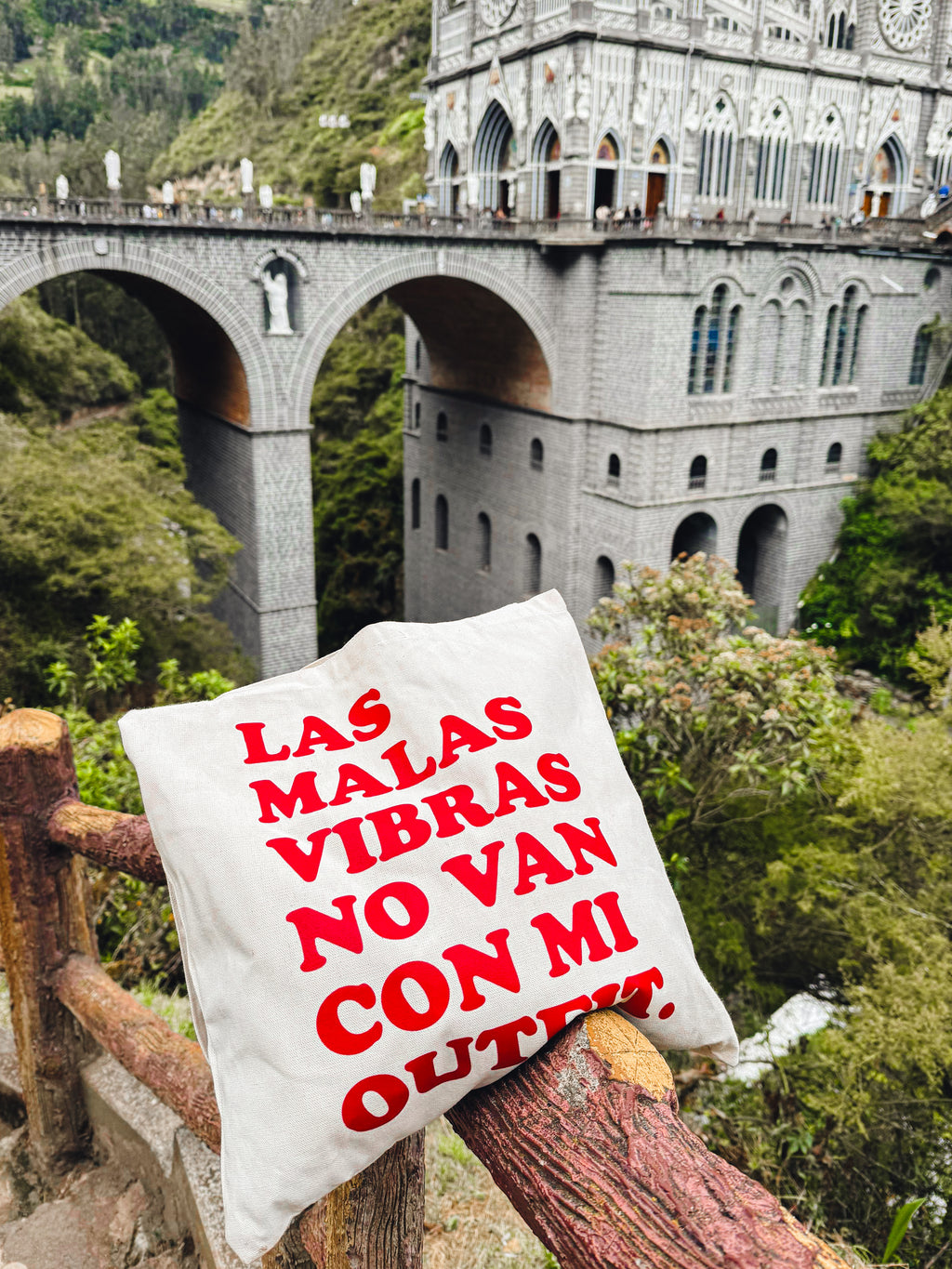 Las malas vibras totebag